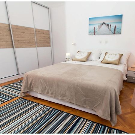 Large Apartment Between Split And Trogir Kaštela Exteriör bild