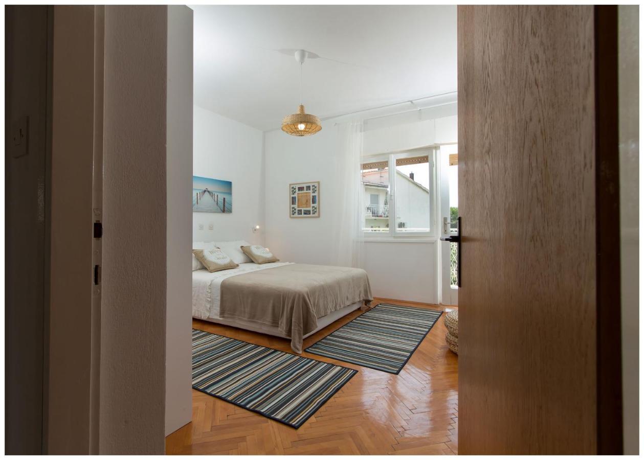 Large Apartment Between Split And Trogir Kaštela Exteriör bild