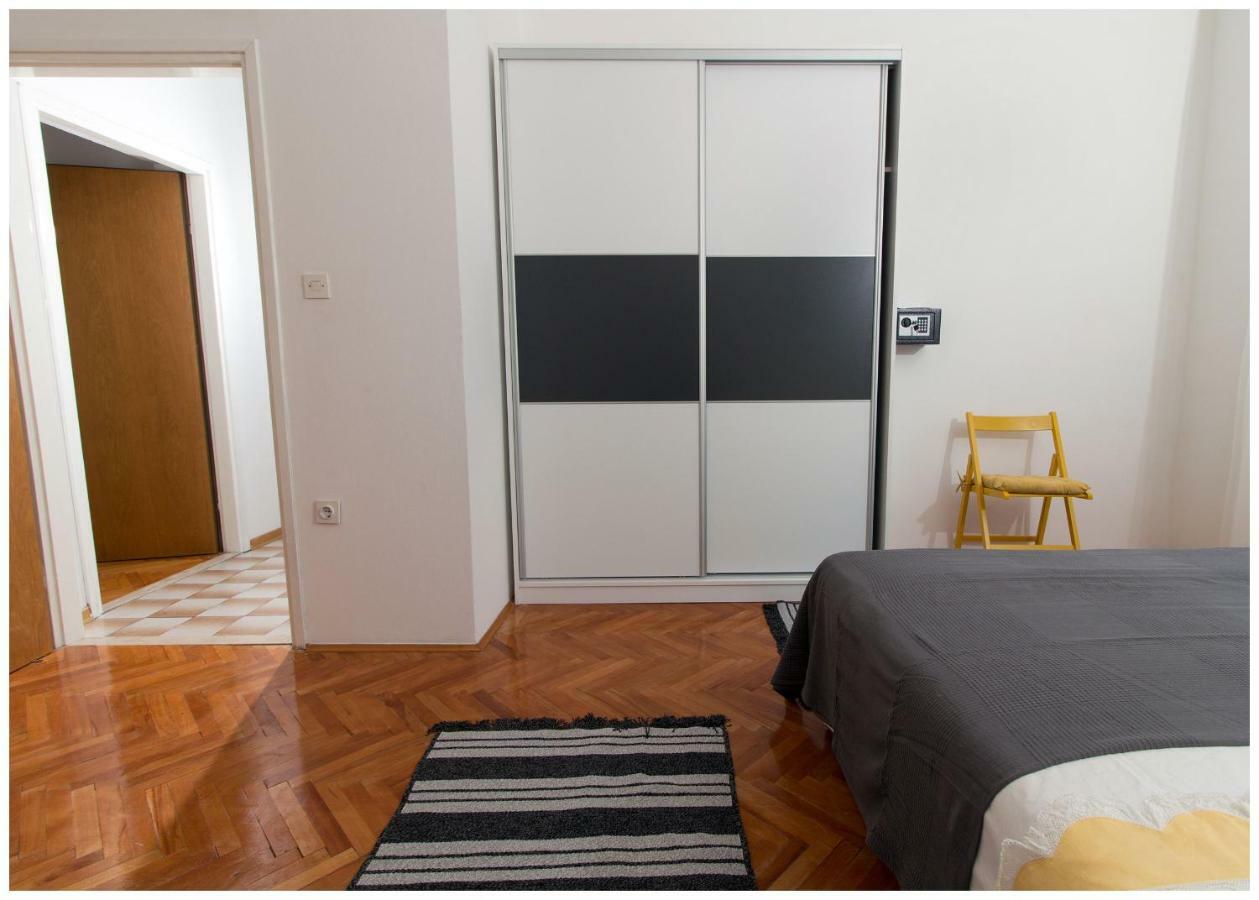 Large Apartment Between Split And Trogir Kaštela Exteriör bild