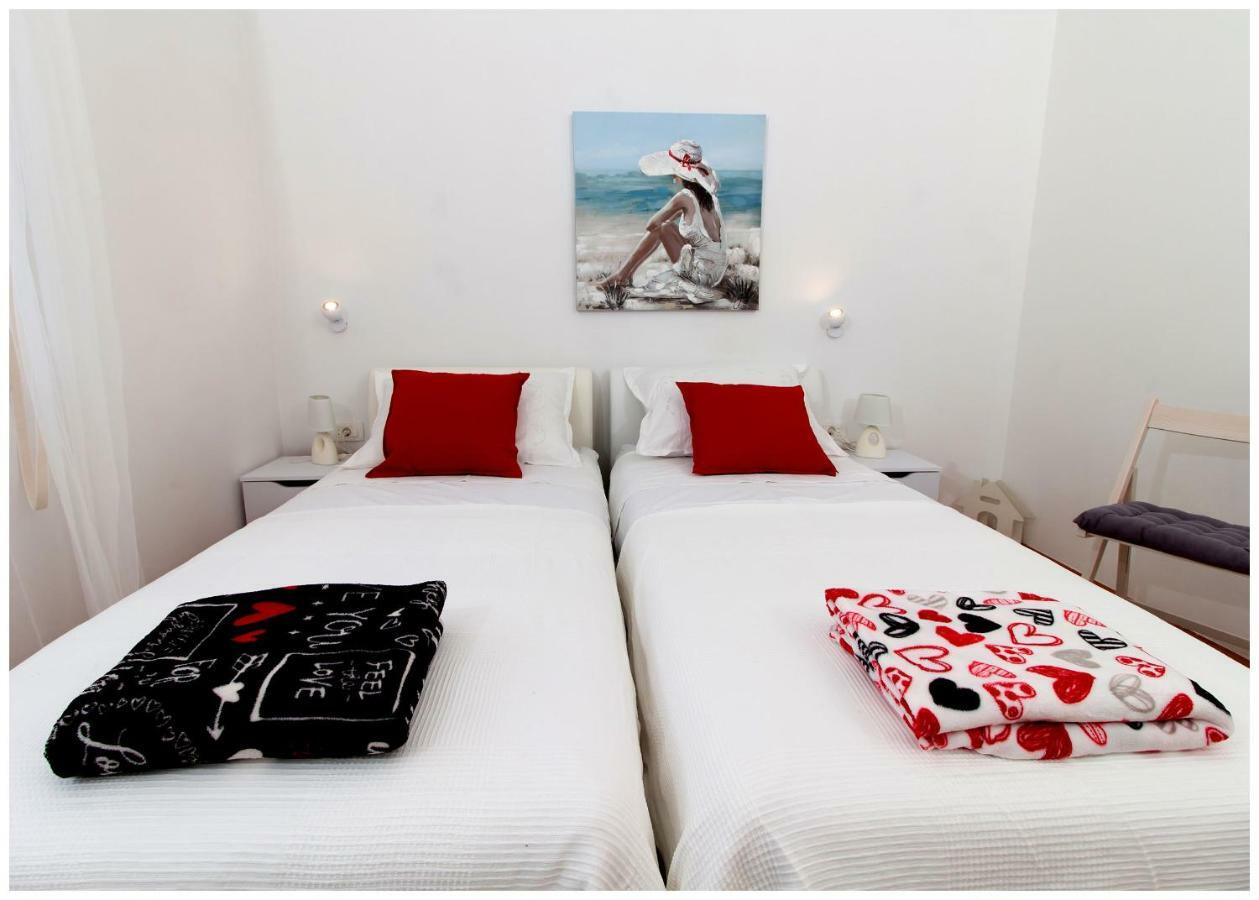 Large Apartment Between Split And Trogir Kaštela Exteriör bild