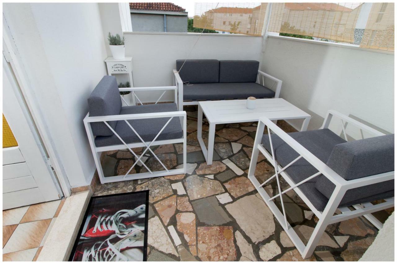 Large Apartment Between Split And Trogir Kaštela Exteriör bild